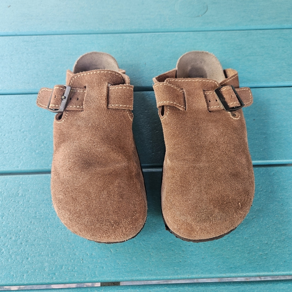 Bjorndal Tan Suede Buckle Mules